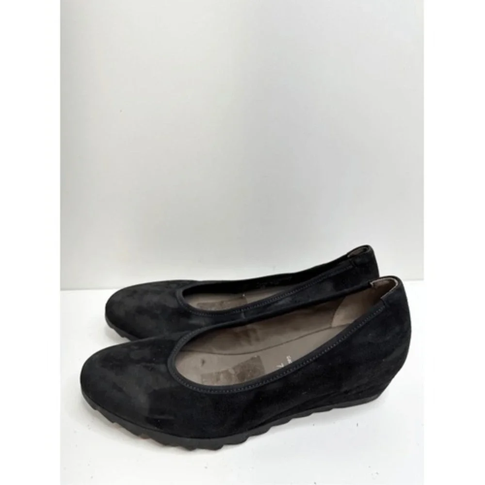Gabor Sacchetto Black Suede Wedge Pumps Round Toe Scalloped‎ Sole Shoes 9.5
